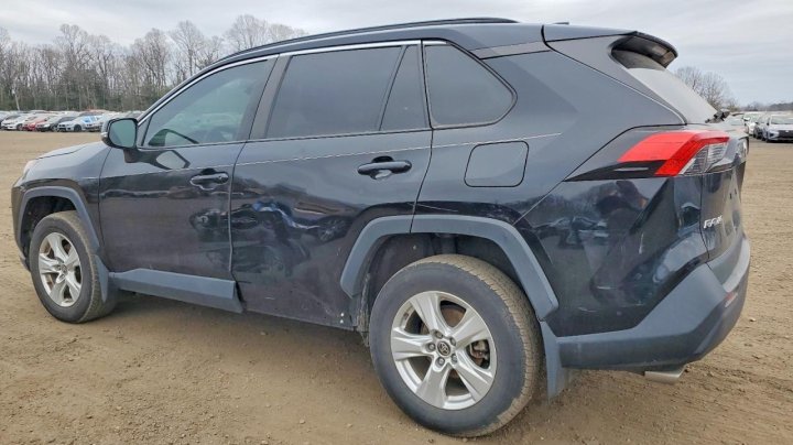 Toyota RAV4  2021