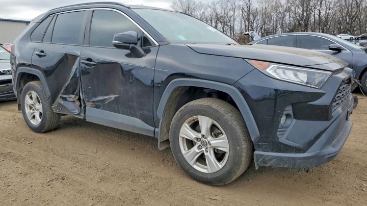 Toyota RAV4  2021
