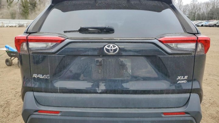 Toyota RAV4  2021