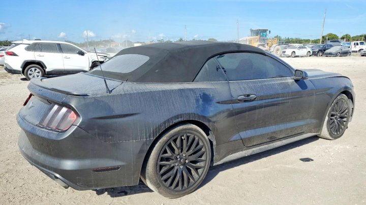 Ford MUSTANG  2015