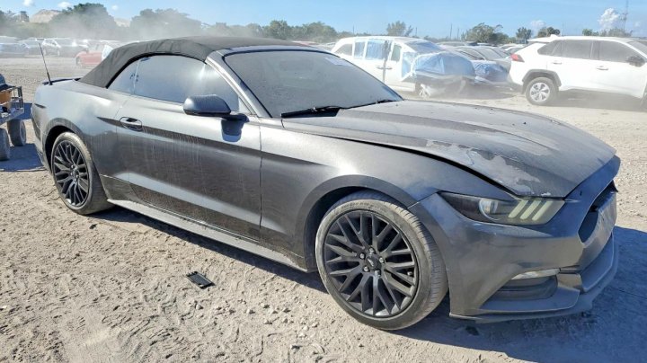 Ford MUSTANG  2015