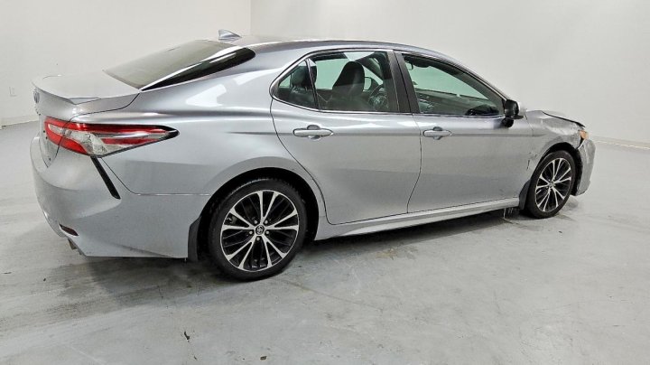 Toyota Camry  2019