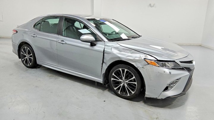 Toyota Camry  2019