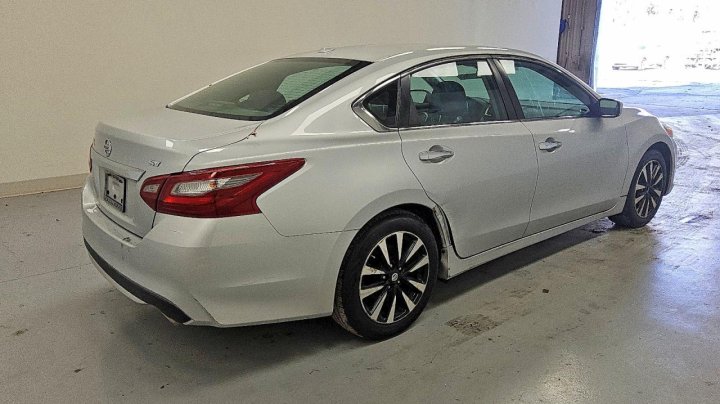 Nissan Altima  2018
