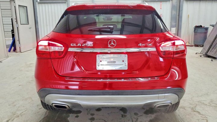 Mercedes-Benz GLA  2015