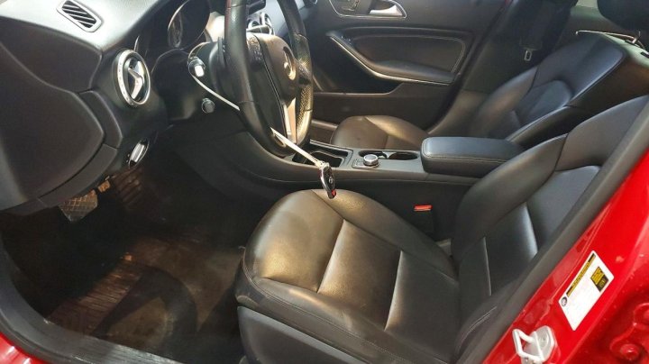 Mercedes-Benz GLA  2015