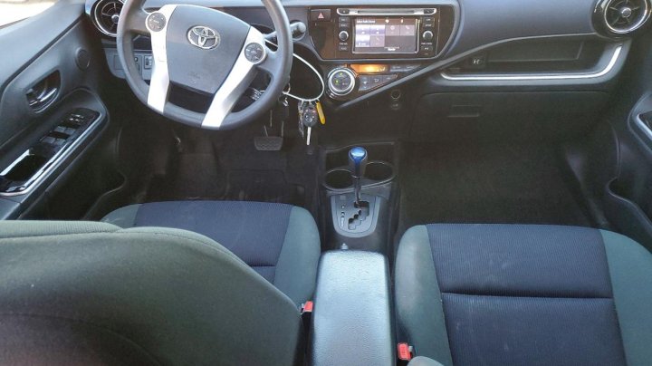 Toyota Prius  2016