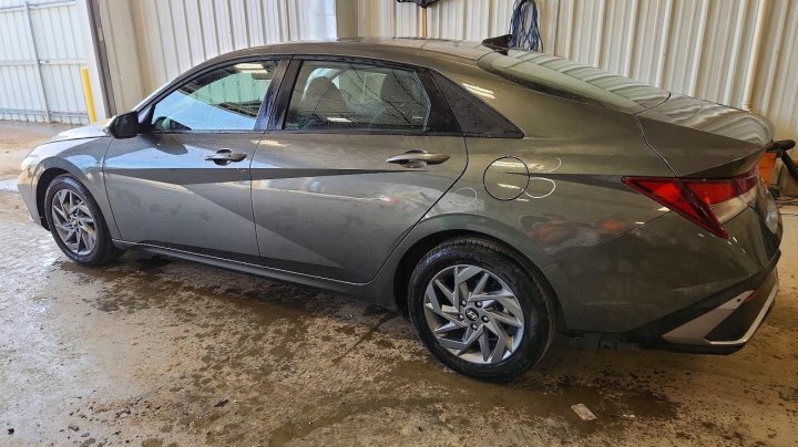 Hyundai Elantra  2024