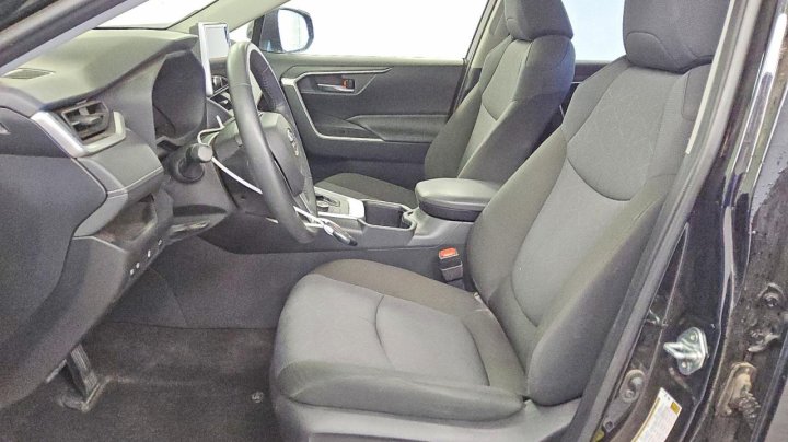 Toyota RAV4  2025