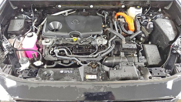 Toyota RAV4  2025