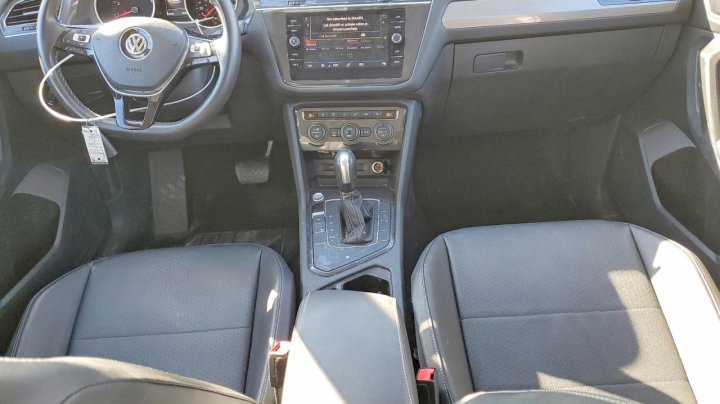 Volkswagen Tiguan  2021