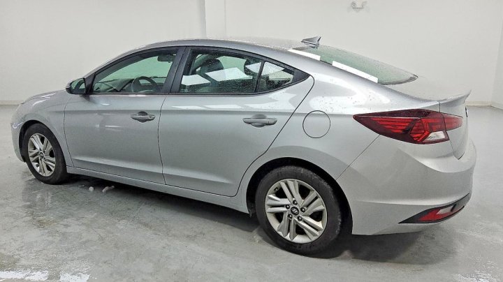Hyundai Elantra  2020