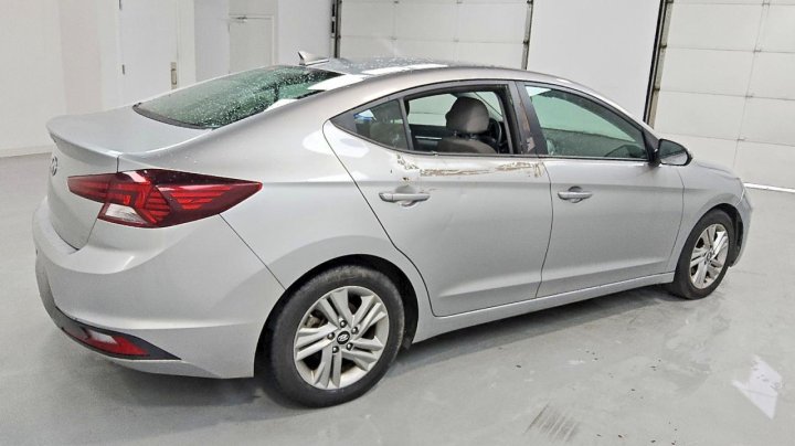 Hyundai Elantra  2020