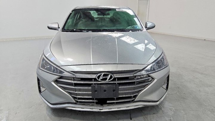 Hyundai Elantra  2020
