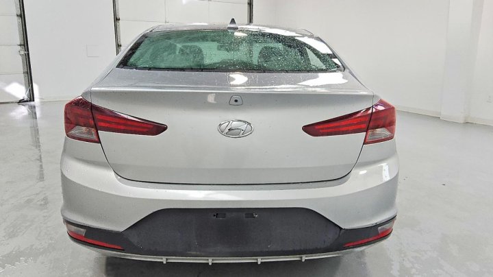 Hyundai Elantra  2020