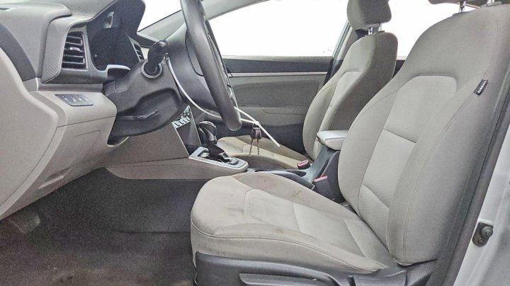 Hyundai Elantra  2020