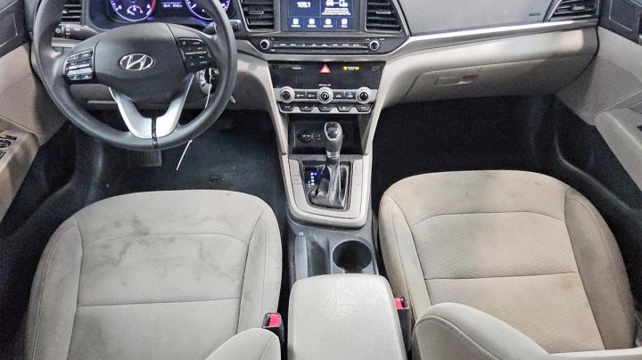 Hyundai Elantra  2020