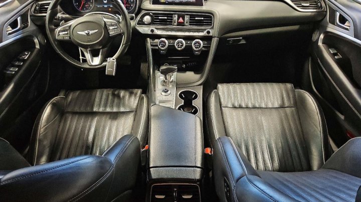 Genesis G70  2021