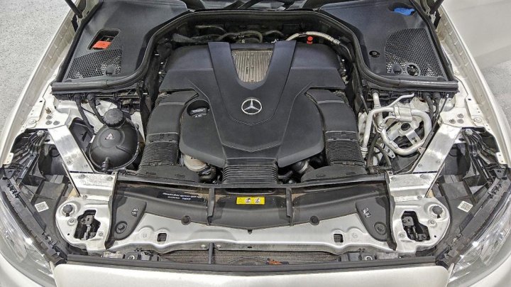 Mercedes-Benz E  2019