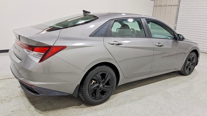 Hyundai Elantra  2023