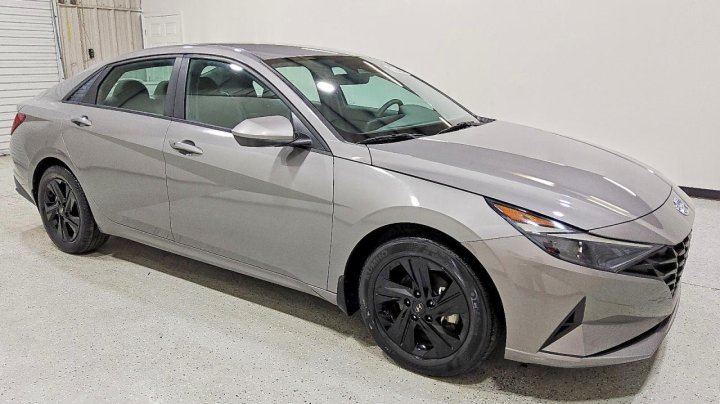 Hyundai Elantra  2023