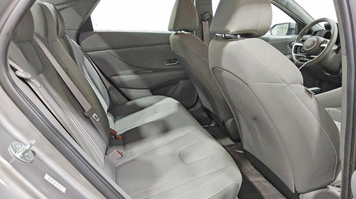 Hyundai Elantra  2023