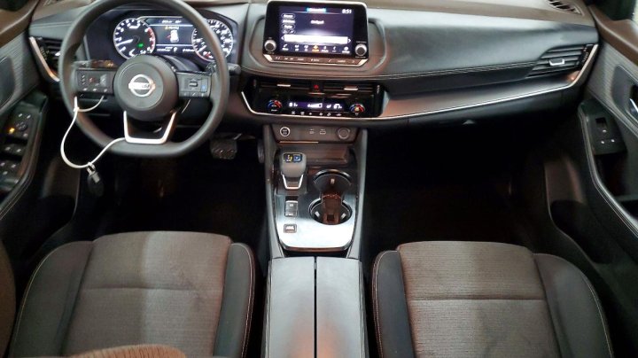 Nissan ROGUE  2021
