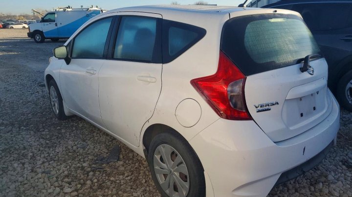 Nissan Versa  2018