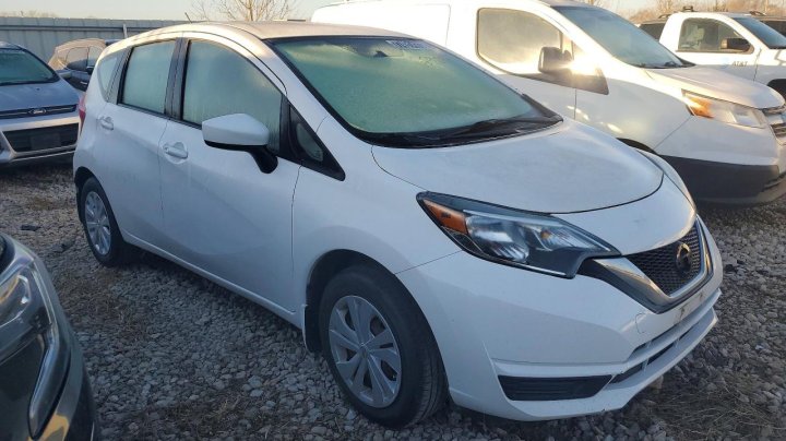 Nissan Versa  2018