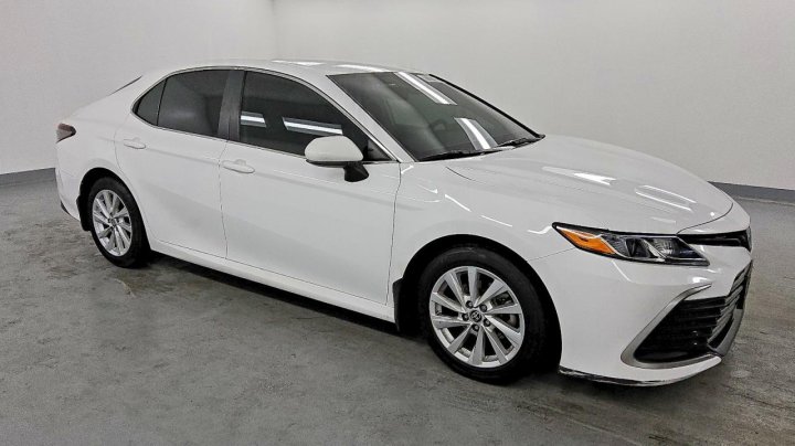 Toyota Camry  2023