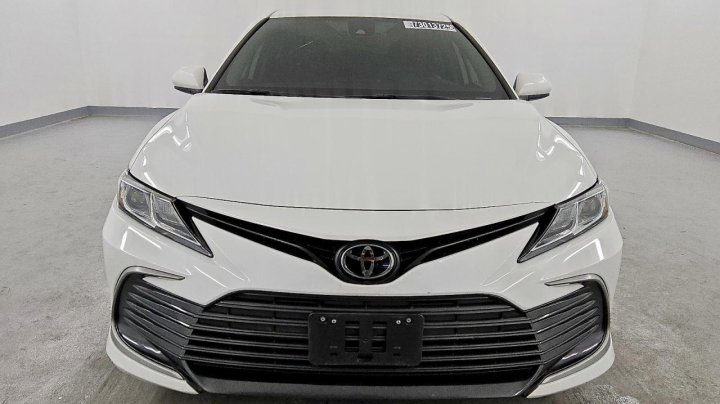 Toyota Camry  2023