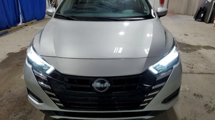 Nissan Versa  2025