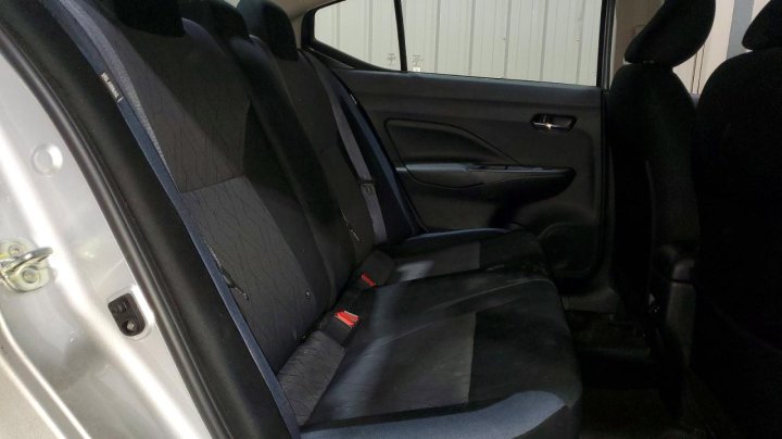 Nissan Versa  2025