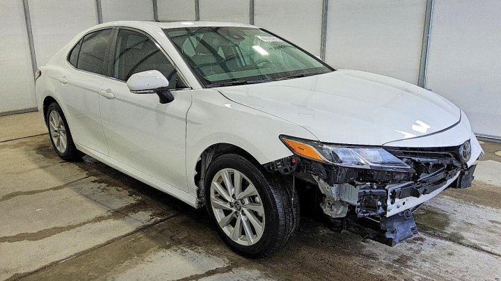 Toyota Camry  2024