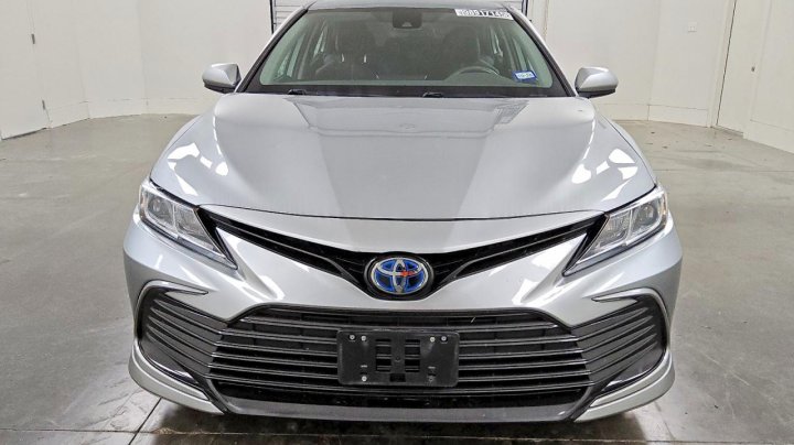 Toyota Camry  2021