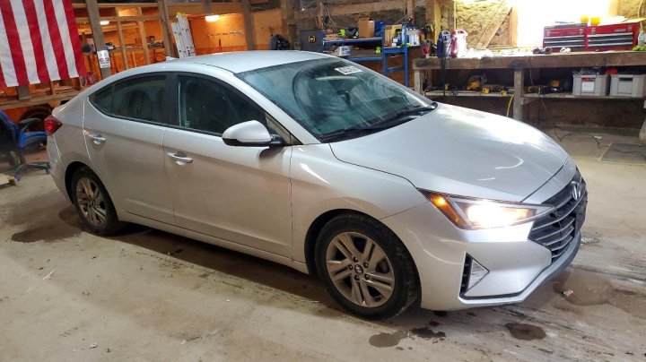 Hyundai Elantra  2019