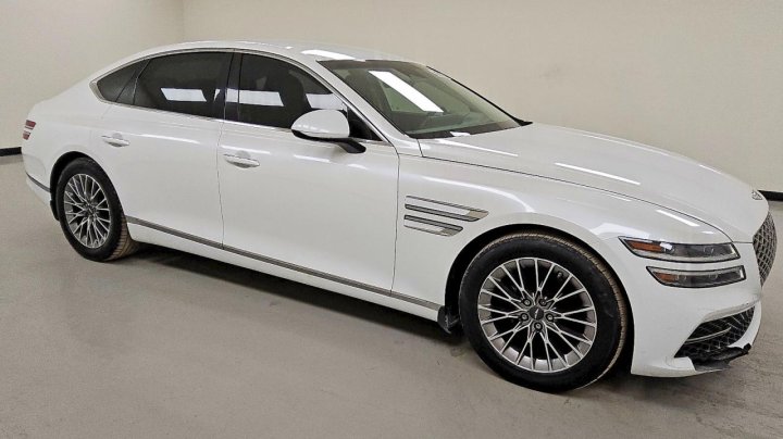 Genesis G80  2021