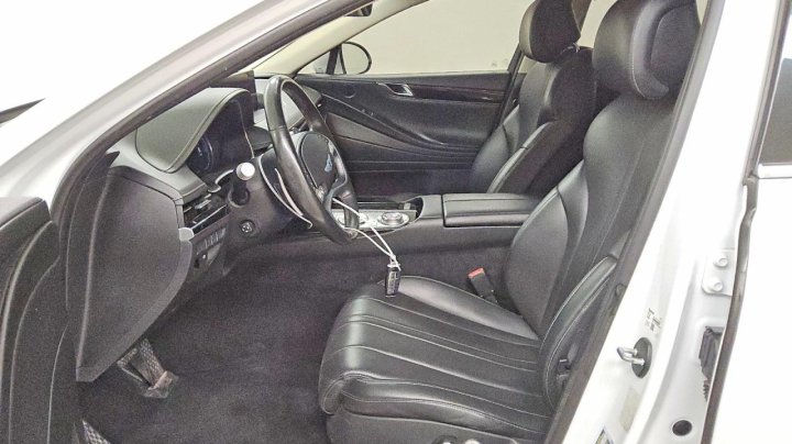 Genesis G80  2021