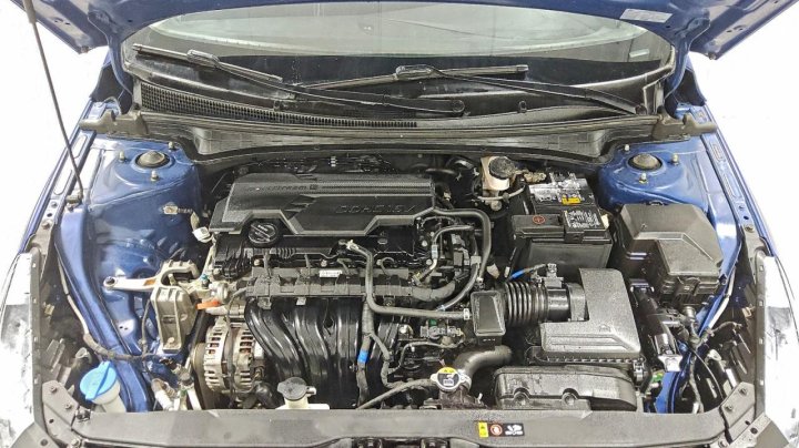 Hyundai Elantra  2021