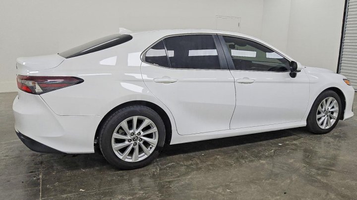 Toyota Camry  2021