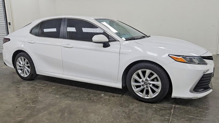 Toyota Camry  2021