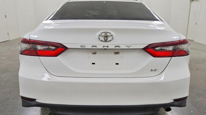 Toyota Camry  2021