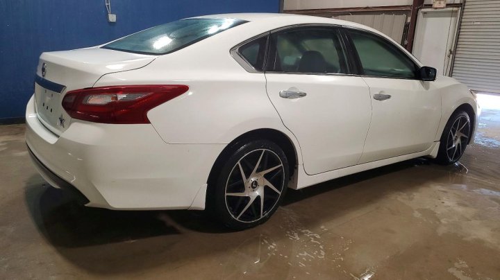 Nissan Altima  2018