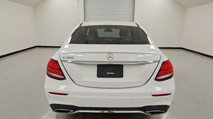 Mercedes-Benz E  2017