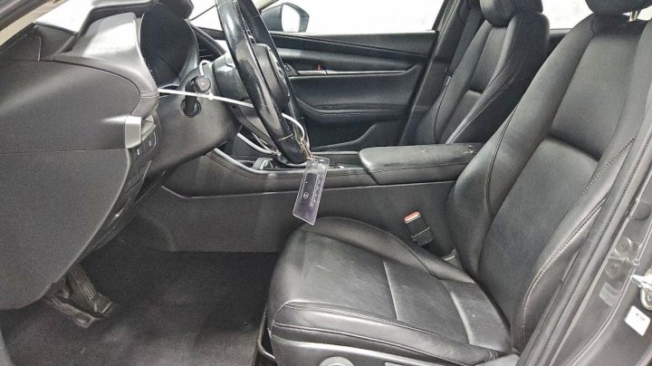 Mazda 3  2021