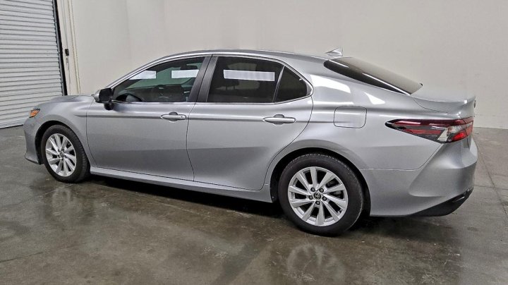 Toyota Camry  2021