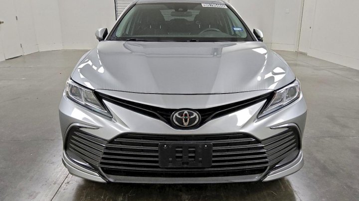 Toyota Camry  2021