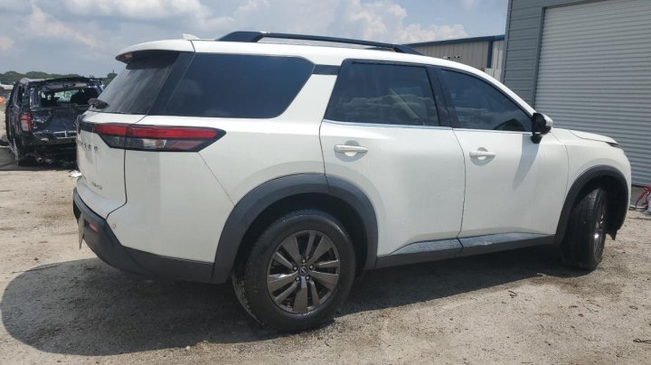 Nissan Pathfinder  2022