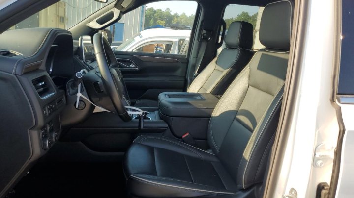 Chevrolet Suburban  2023