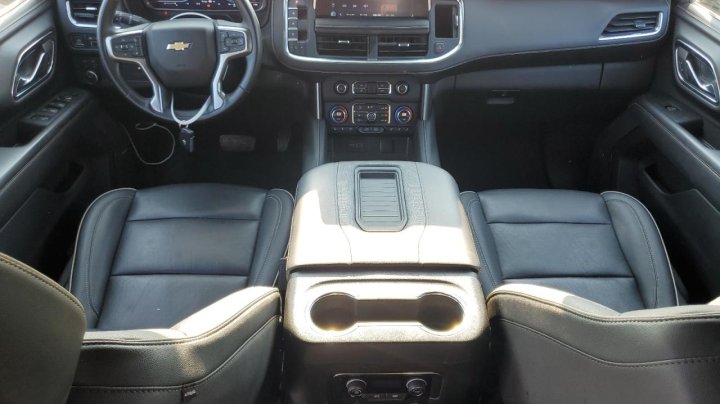 Chevrolet Suburban  2023